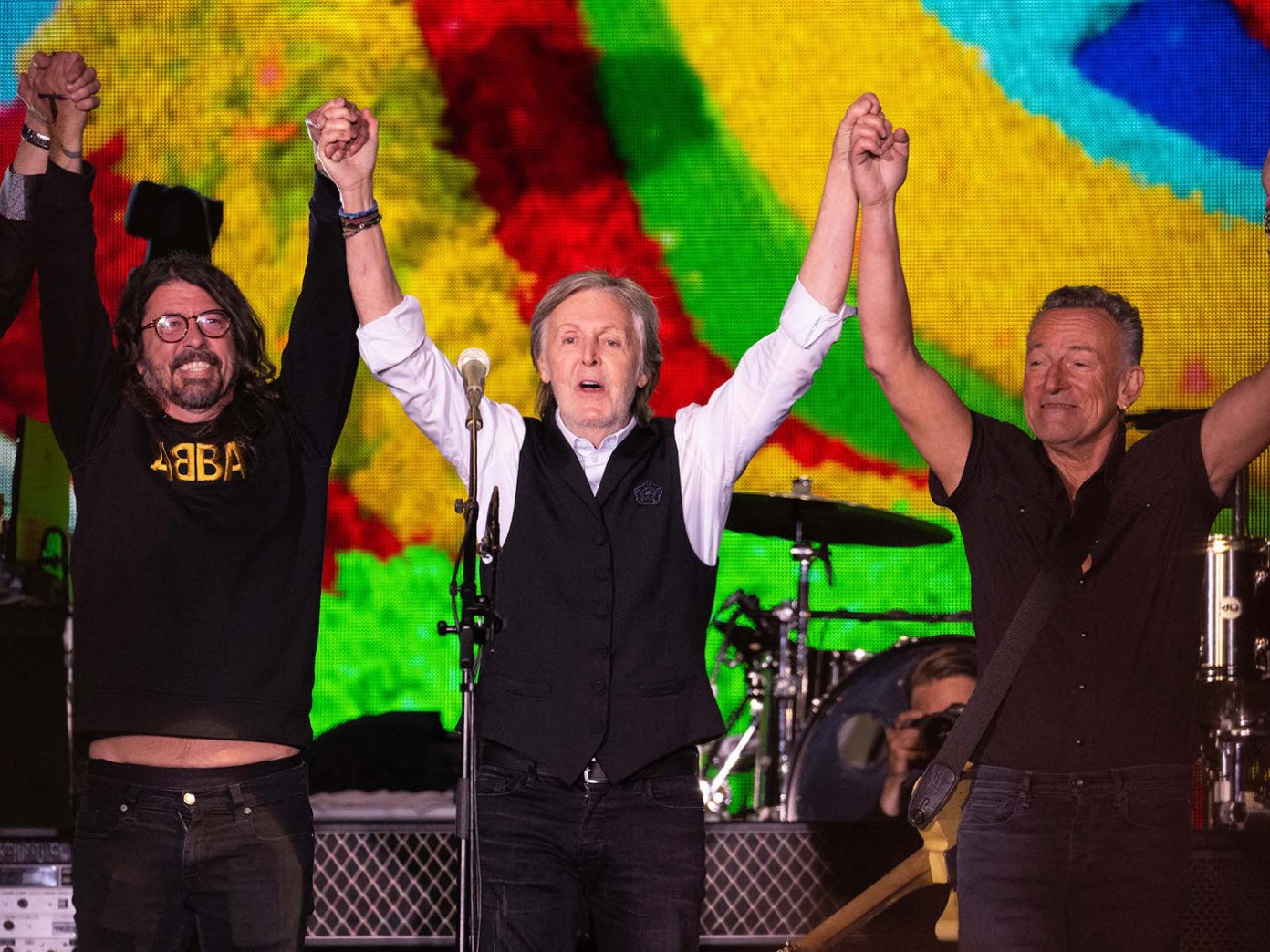 Watch Dave Grohl and Bruce Springsteen join Paul McCartney on stage at ...